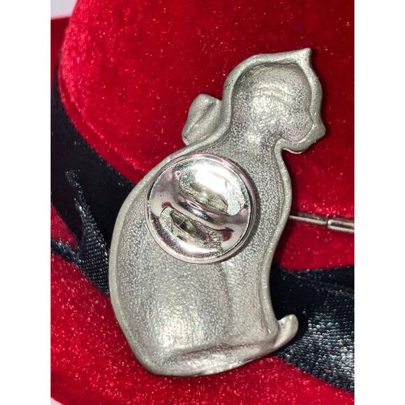 Cat with Bow Pewter 1 3/8" Brooch/Lapel Pin! - Picture 2 of 3